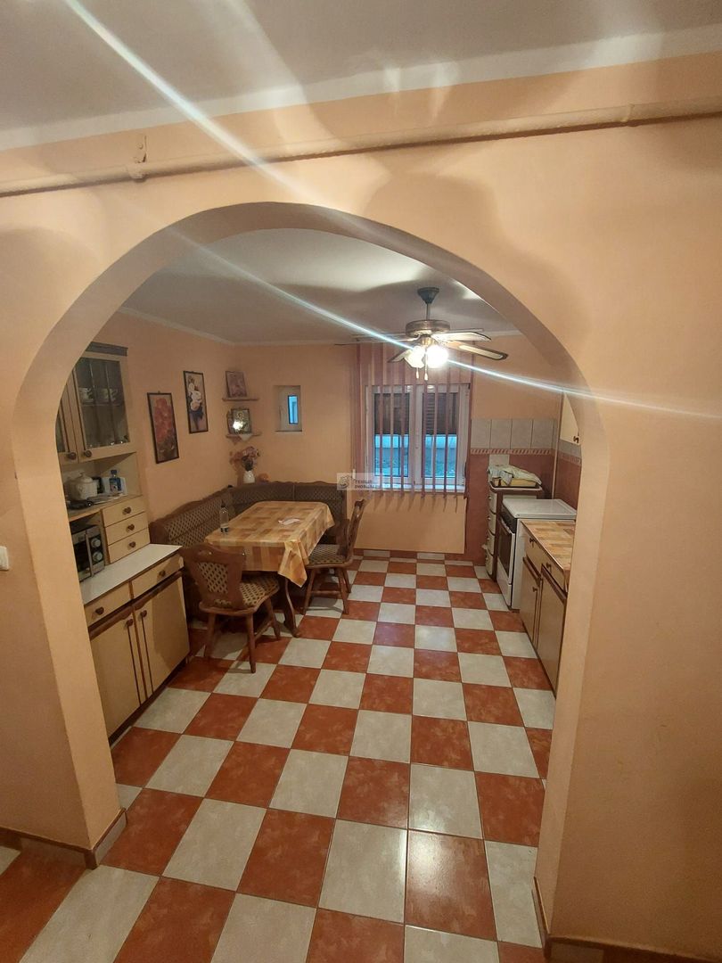 Apartament 3 camere /PARTER/Focsani/72 mp/SCOALA 10 - Poză 2