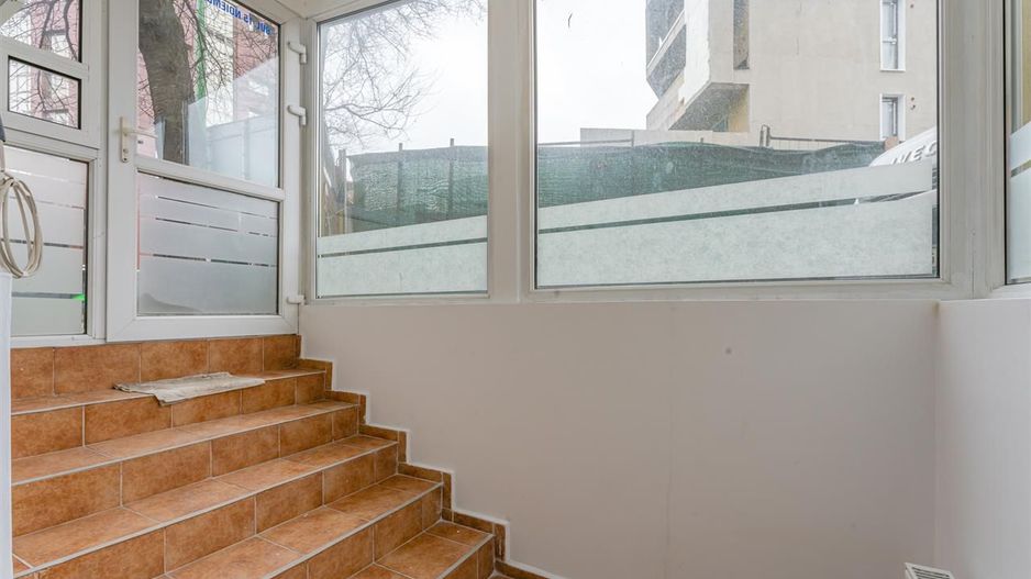 Doua spatii pentru birouri cu acces direct din strada - Poză 21