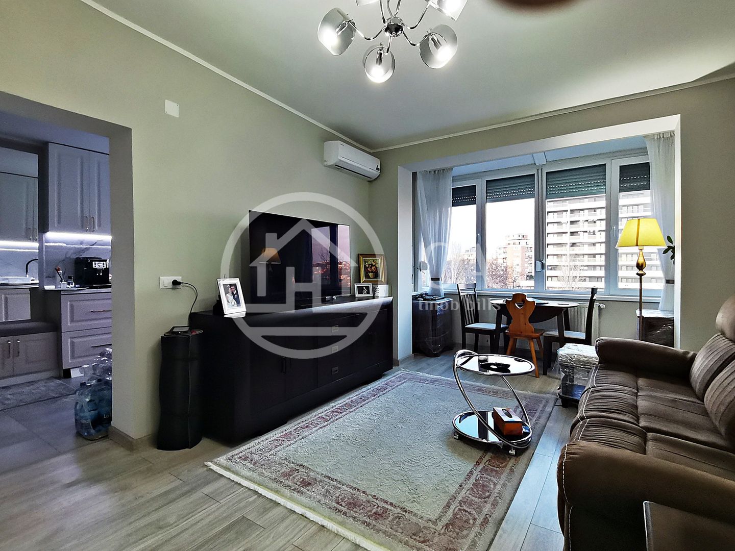 Apartament cu 2 camere de vanzare in zona Decebal, Oradea - Poză 1