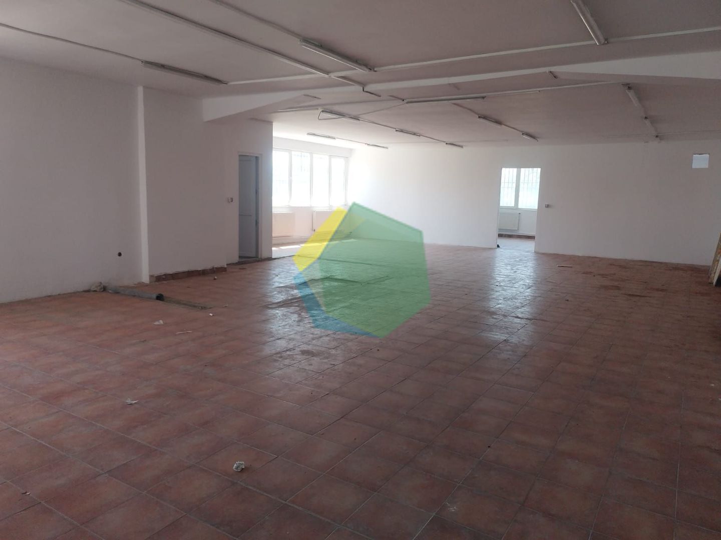 Spațiu comercial – 200 mp | Rampa auto | DN1 Otopeni - Poză 2