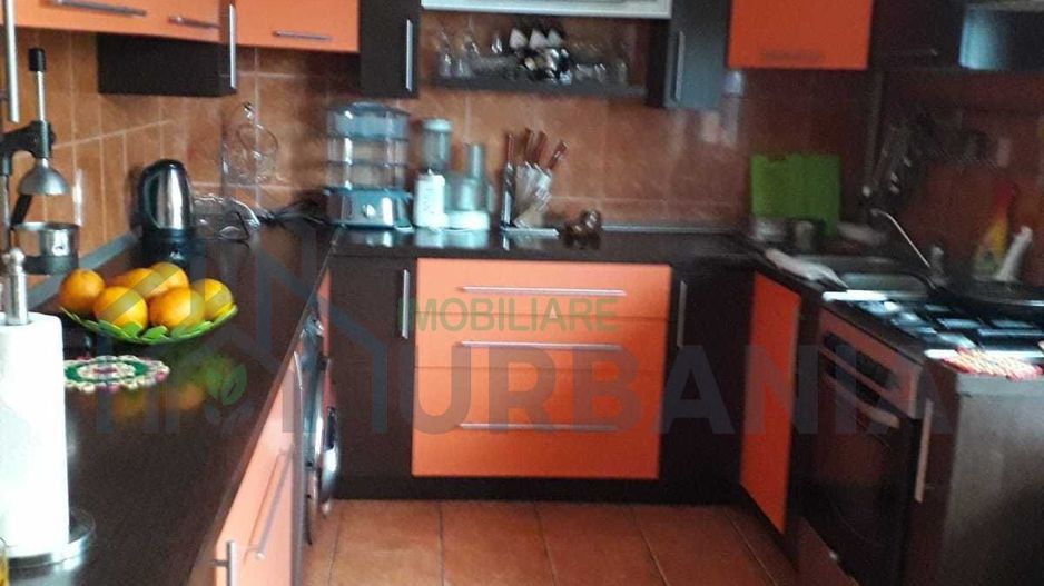 Vilă de închiriat în Bucium, vis-a-vis de Lidl – 4 camere, mobilată, 800 euro/lună - Poză 4