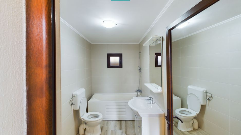 Casă cu 7 camere și 2 băi in Grădiște - Poză 22