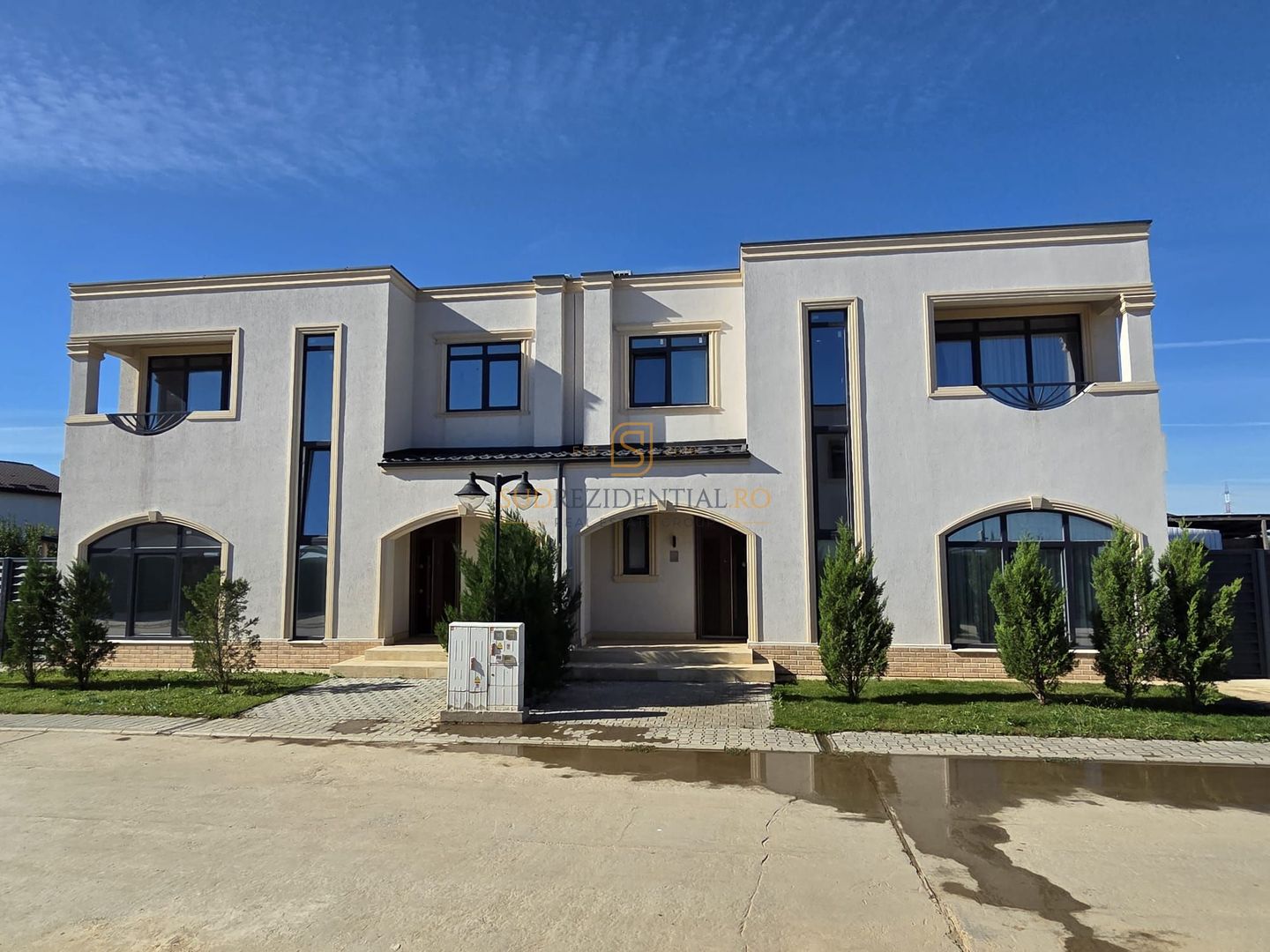 VILĂ MODERNĂ DE VÂNZARE –  POMPA DE CALDURA , PANOURI FOTOVOLTAICE - Poză 25