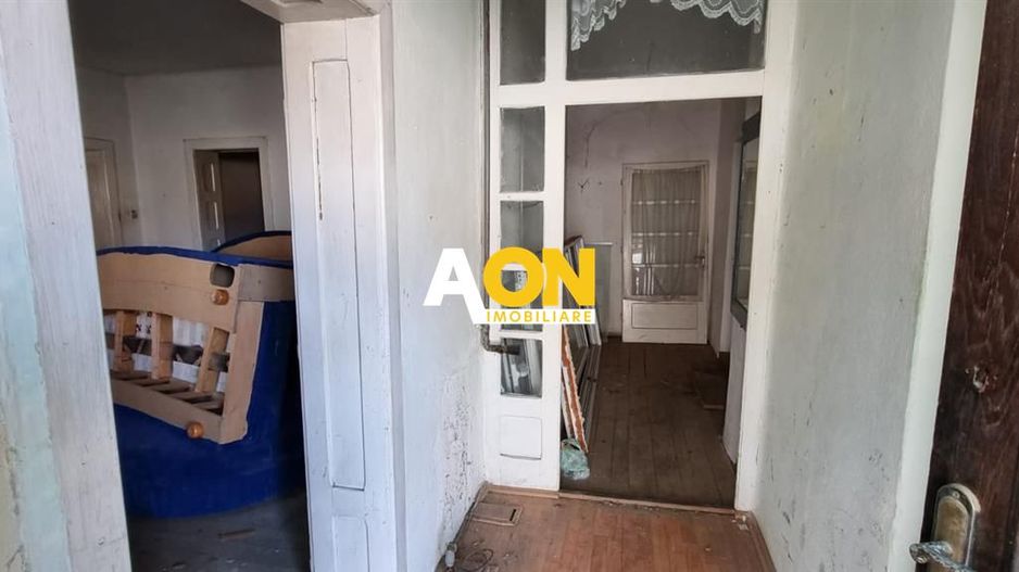 Casa demolabila in zona Cetatii Alba Carolina, cu 947 mp teren - Poză 5