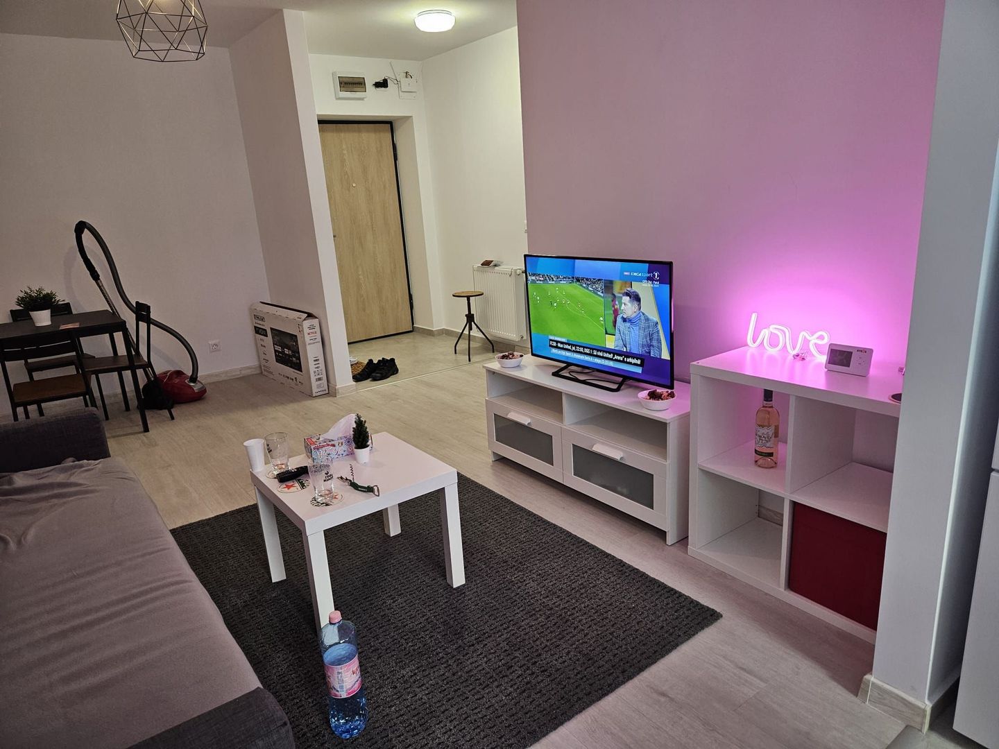 Prima inchiriere- 2 camere Hils Brauner, 5 min metrou, etaj 3, modern si spatios - Poză 1