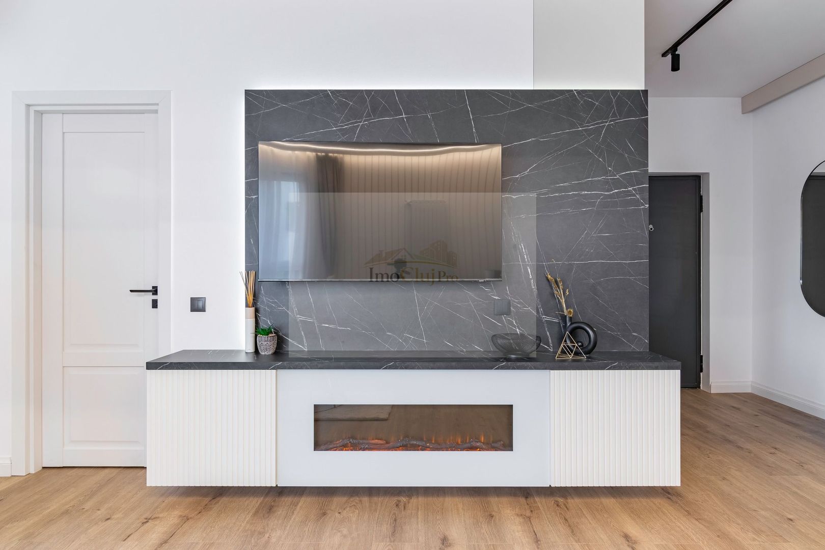 🌟 Apartament vanzare 2 camere, ultrafinisat, parcare, zonă centrală - Poză 6