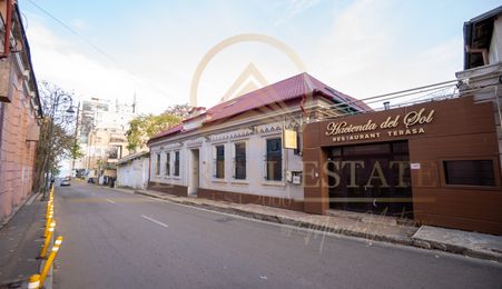 Ultracentral - Proprietate comercială P+M la 200 m de mare.