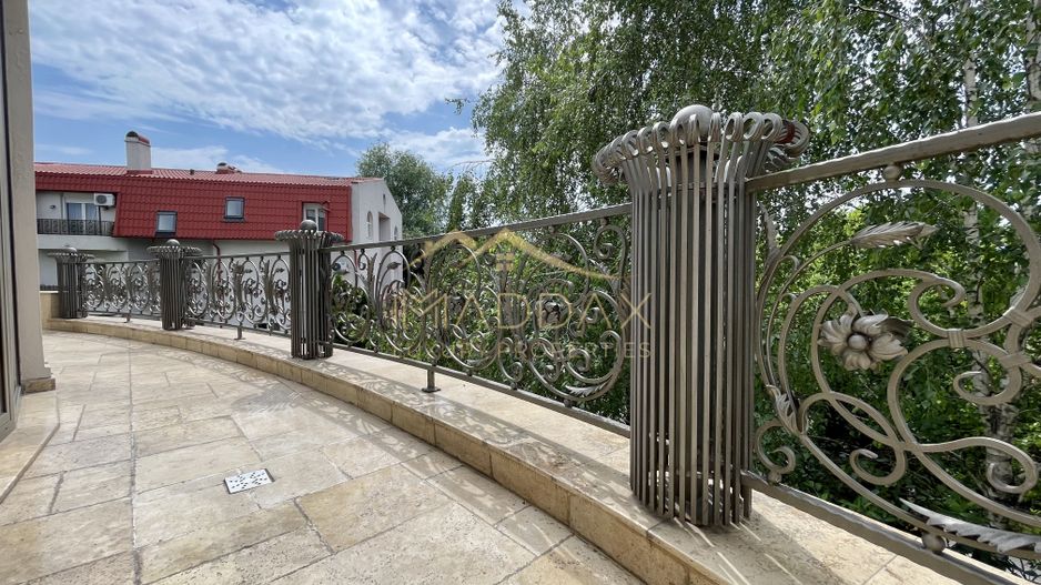 Impressive Villa *1500 SQM usable* 2613 SQM land / Open to the lake - Poză 57