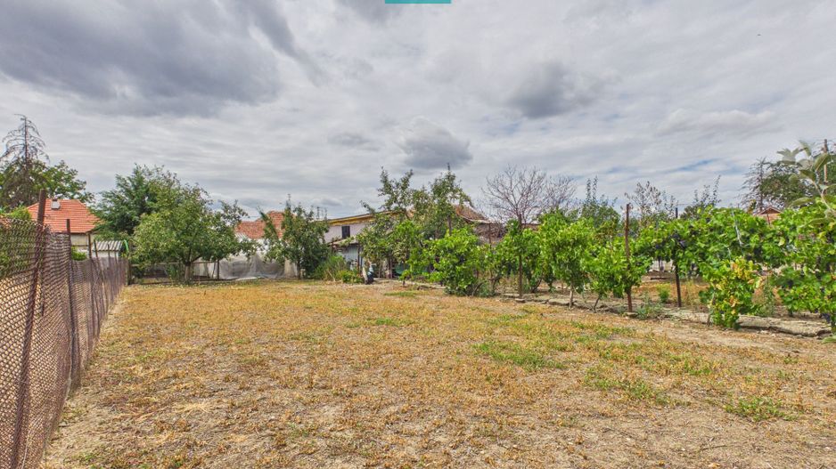 Casă solidă în Curtici cu teren de 1166 mp - Poză 31