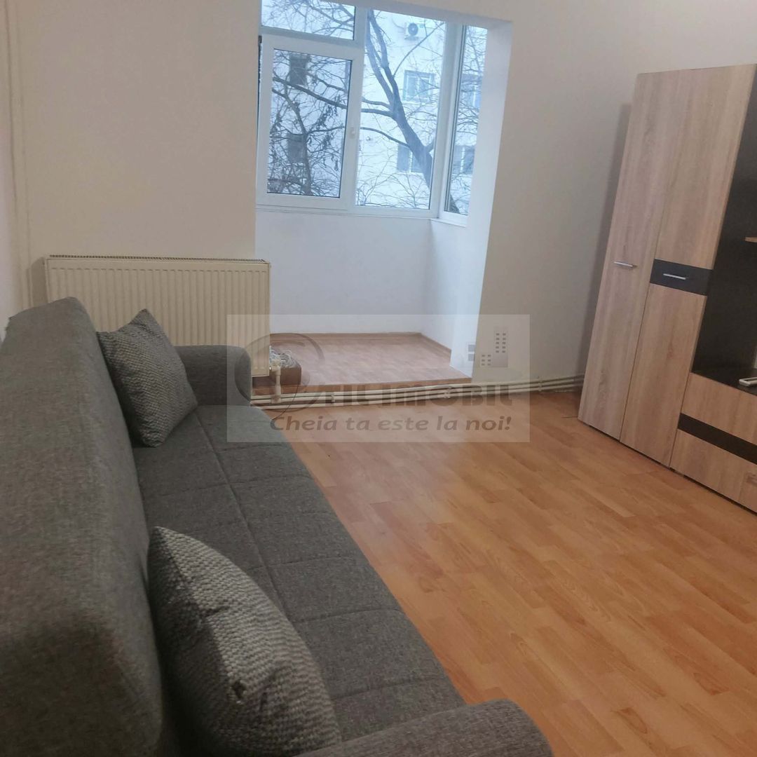 Apartament semidecomandat cu 3 camere - Mircea cel Batran - 399€ - Poză 3