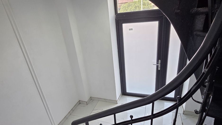 Apartament 3 camere decomandat-Parcul Carol - Poză 2
