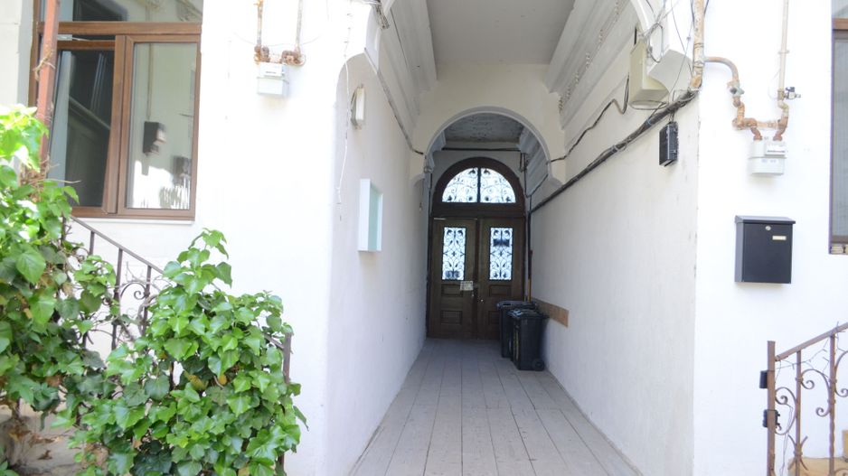 Apartament renovat in cladire interbelica, zona centrala - Poză 16