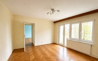 Apartament cu 3 camere Aradului cu centrala - Poză 1