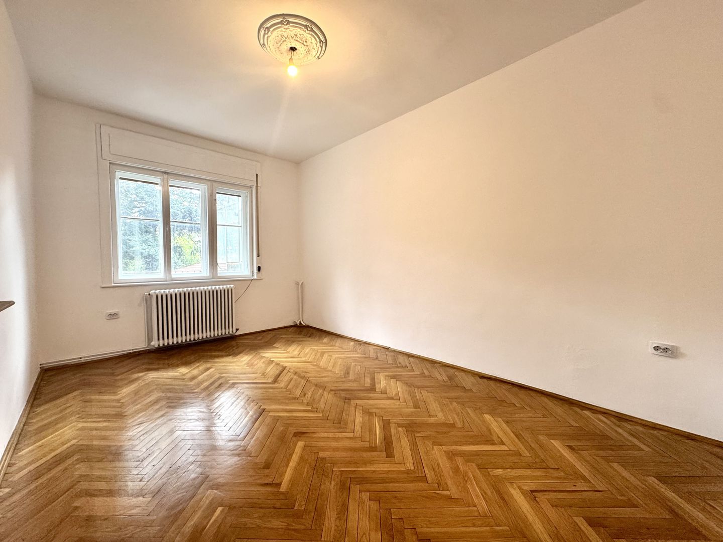Apartament spațios într-o vilă, cu 2 garaje și terase – zona Iosefin - Poză 12