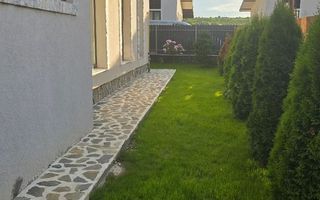 Casă cu 4 camere, garaj și mansardă în Visan, Bucium, Iași - Poză 3