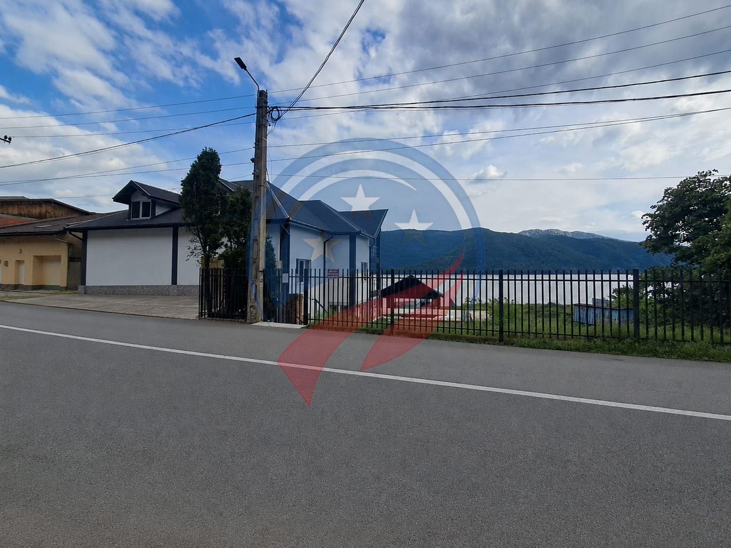 Pensiune Premium de Vânzare pe Malul Dunării – Eșelnița | 0% Comision - Poză 3