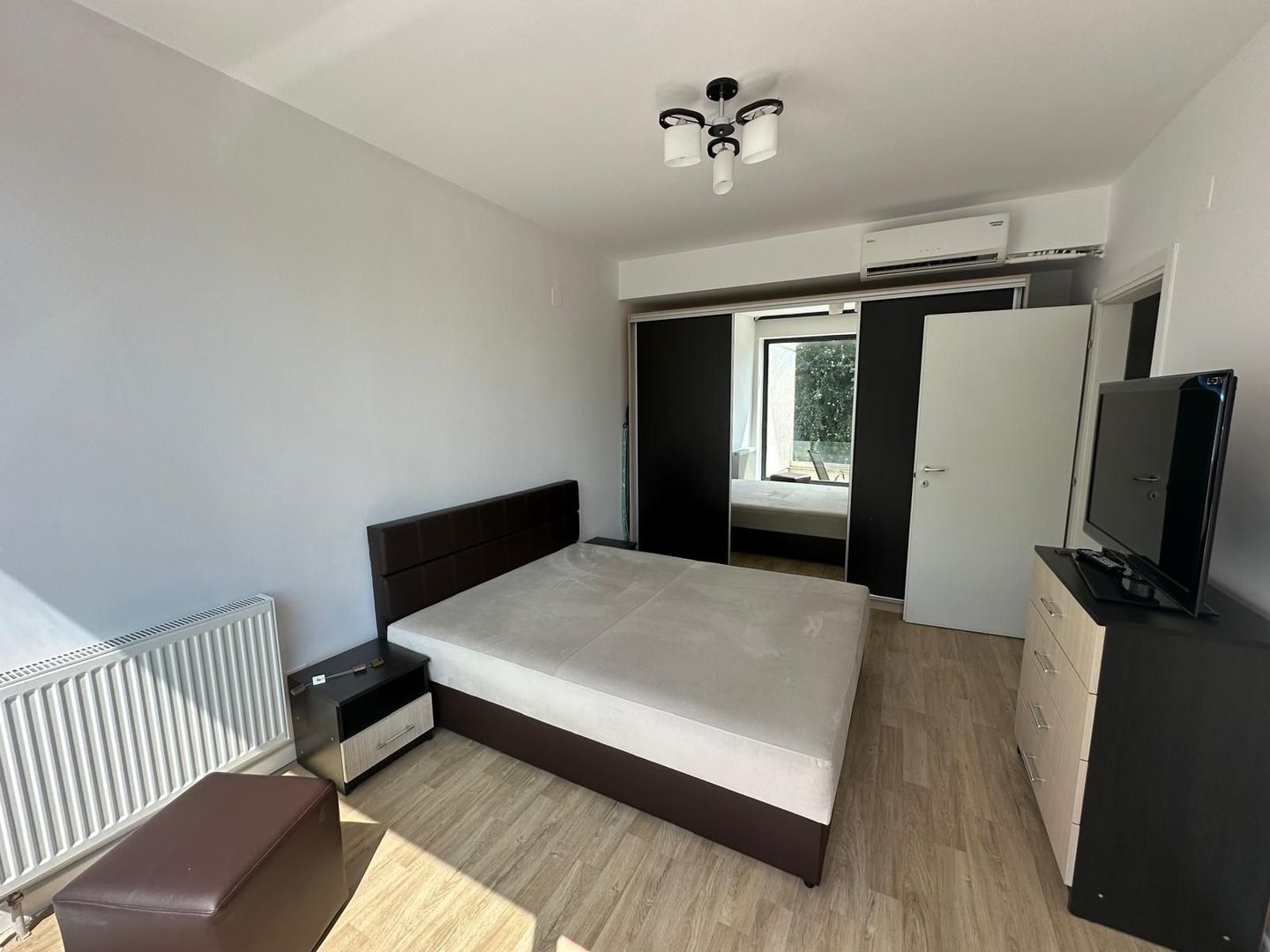 Prelungirea Ghencea – Casă spațioasă, mobilată și utilată, în complex - Poză 9