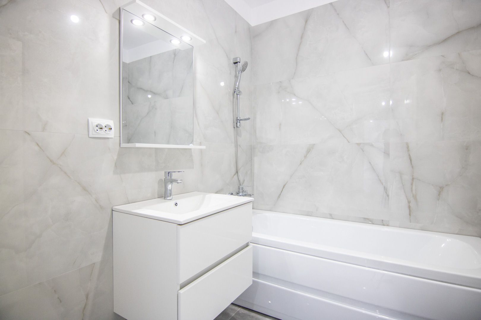 3 Camere, Militari Pacii, Bloc Nou, 2 Bai, Living Spatios, 77 mp, Balcon - Poză 9