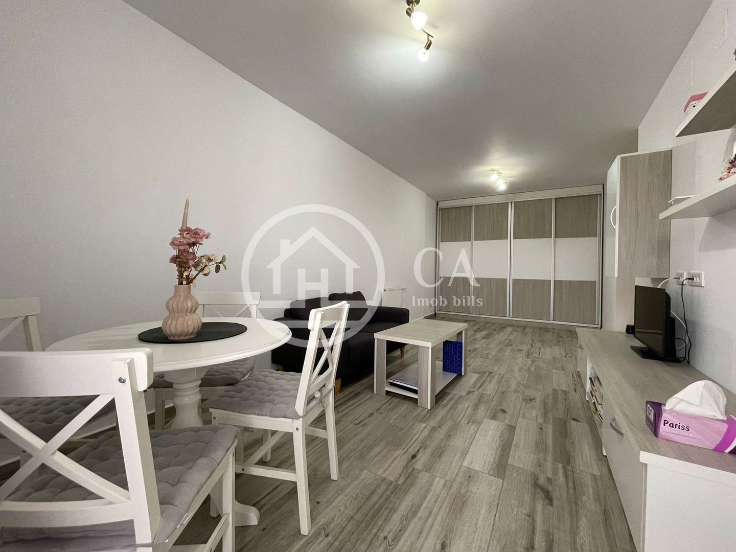 Apartament cu 1  camere de vânzare în zona Victoria Residence, Oradea - Poză 2