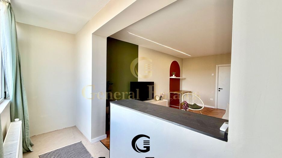 Copou | 2 Camere Decomandat | Lângă Parc | Vedere Panoramică | Renovat - Poză 8