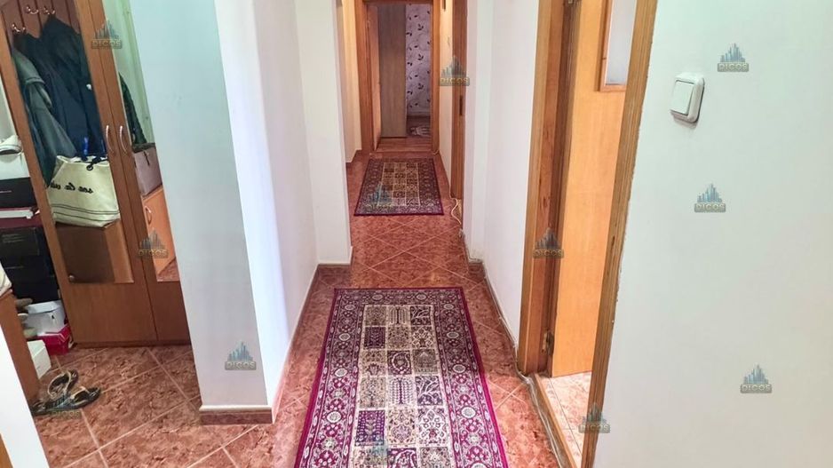 Apartament 3 camere de vânzare – Zona Valah - Poză 3