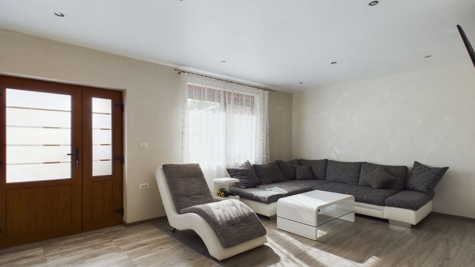 Casă Individuală Cărpiniș - Poză 1