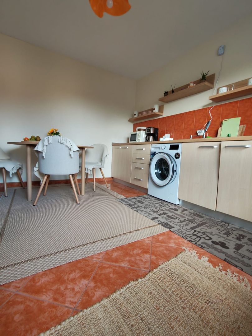 apartament la casa - zona Unirea - 3 camere - bucatarie - baie - teren generos - Poză 1