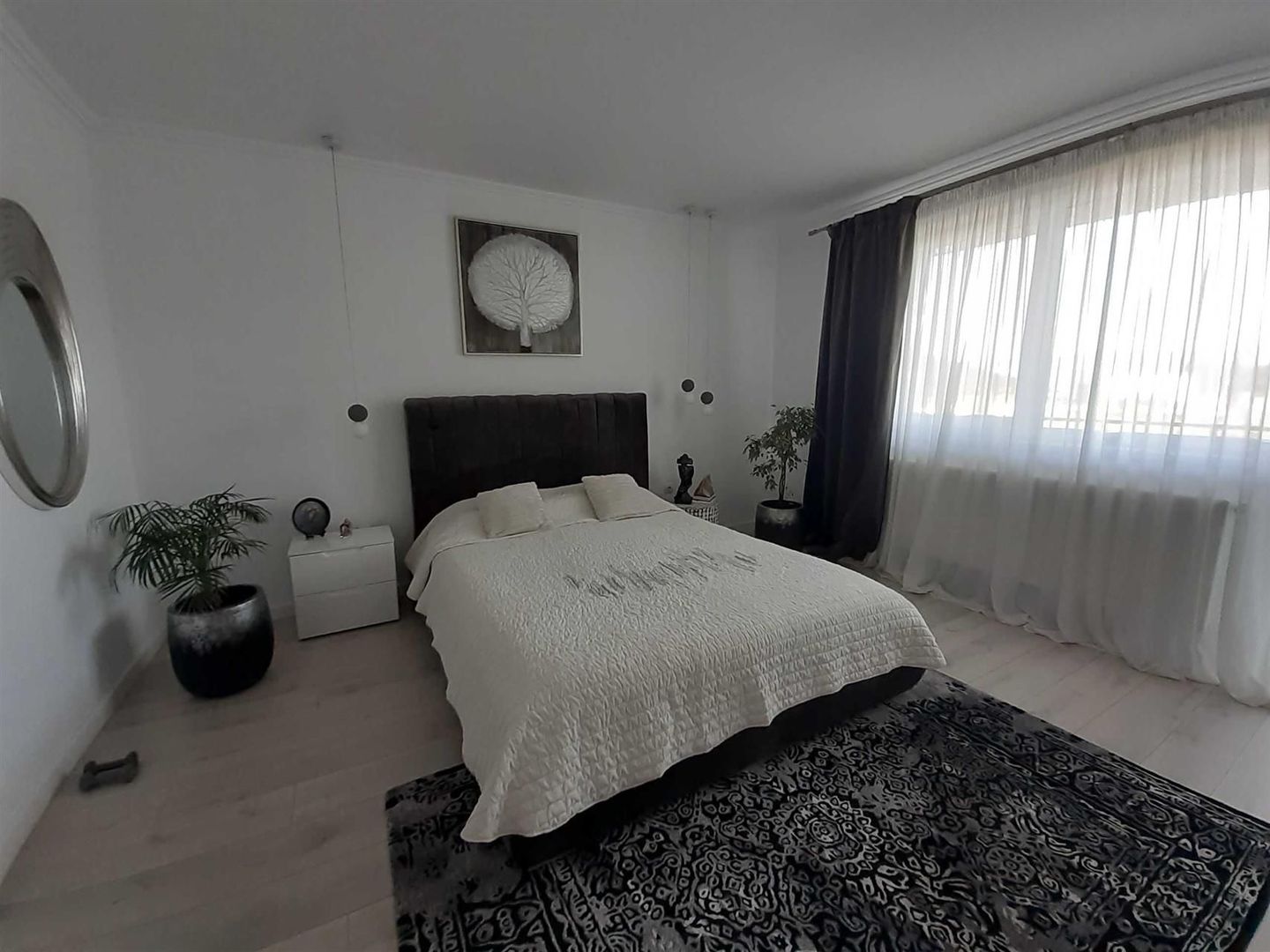 Casa la asfalt,  zona centrala, constructie 2011, renovata - Poză 7