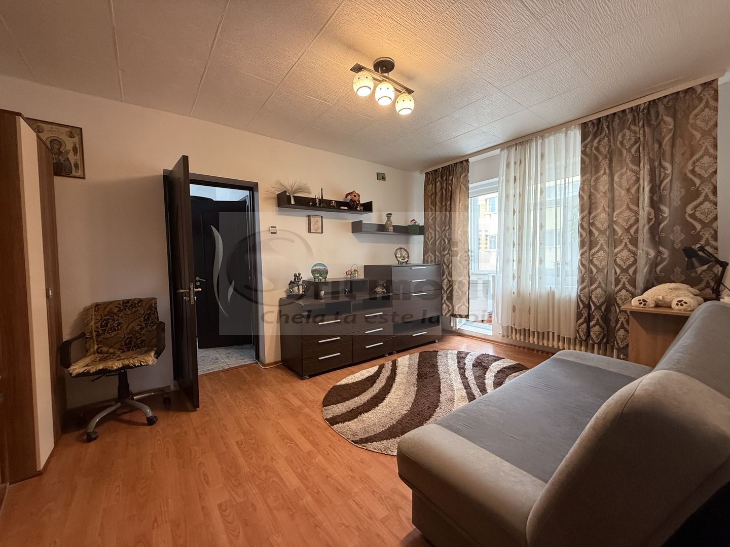 2 CAMERE TATARASI SCOALA 4 IONET TEODOREANU , GEAM LA BAIE, CENTRALA. - Poză 19