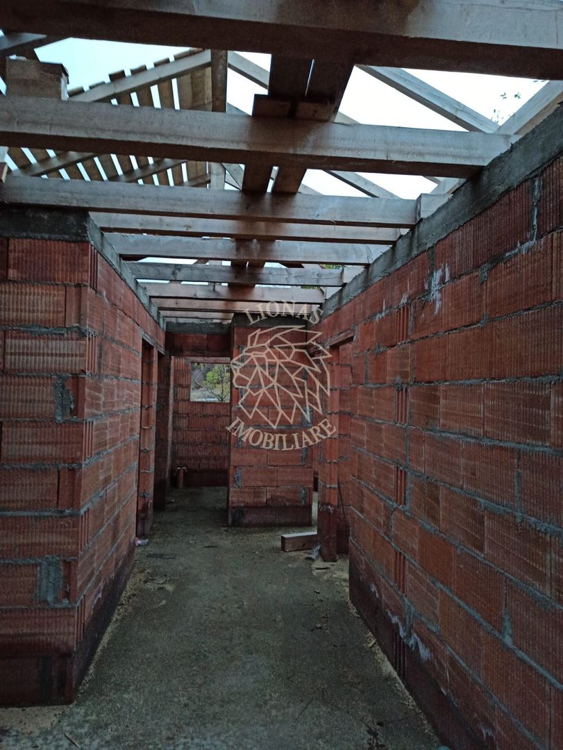 Casa 97 mp-teren 750 mp-tamplarie montata+acoperis-Dealul Jelnei - Poză 6