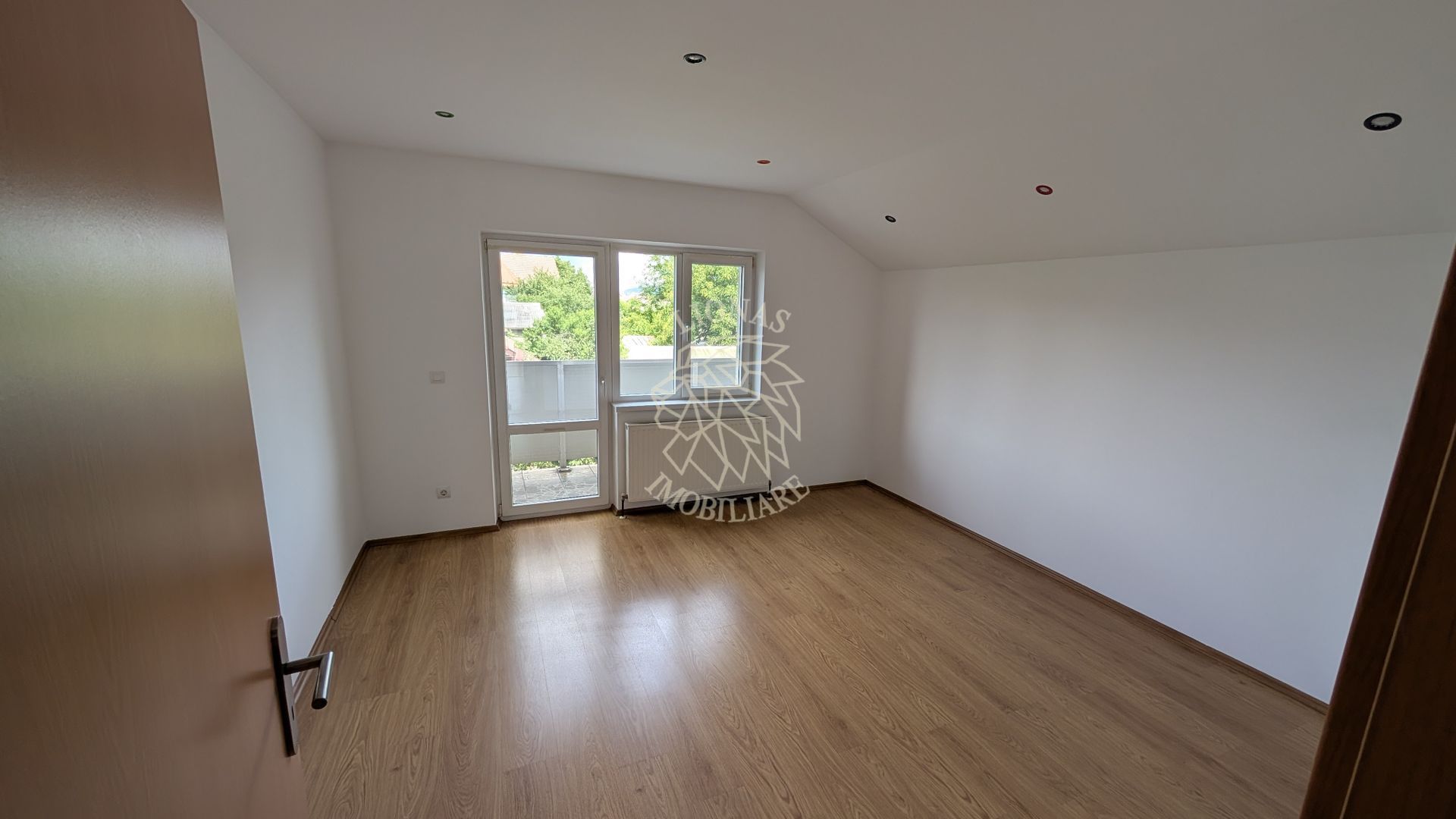 Apartament 4 camere 120 mp con.-3 terase-parcare-et 1-Libertatii - Poză 2