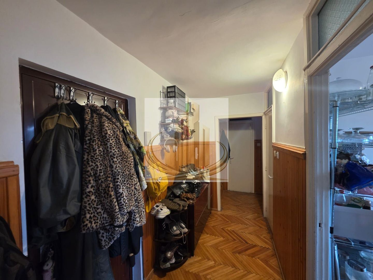 Apartament spațios cu 2 camere, și centrală proprie, Bucovina - Poză 3