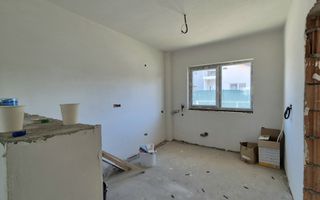 Casă / Vilă patru camere, curte proprie 250 mp, stil Duplex - Poză 4