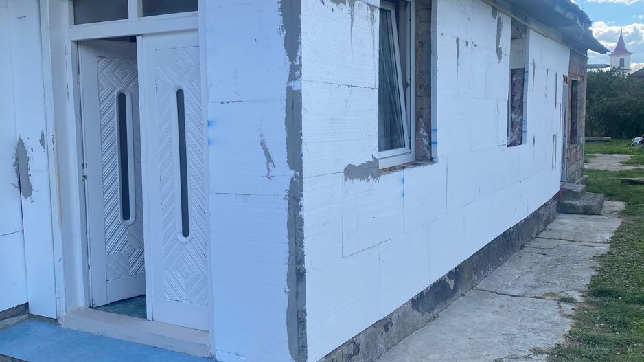 Casa de vanzare zona Chetani - Poză 1