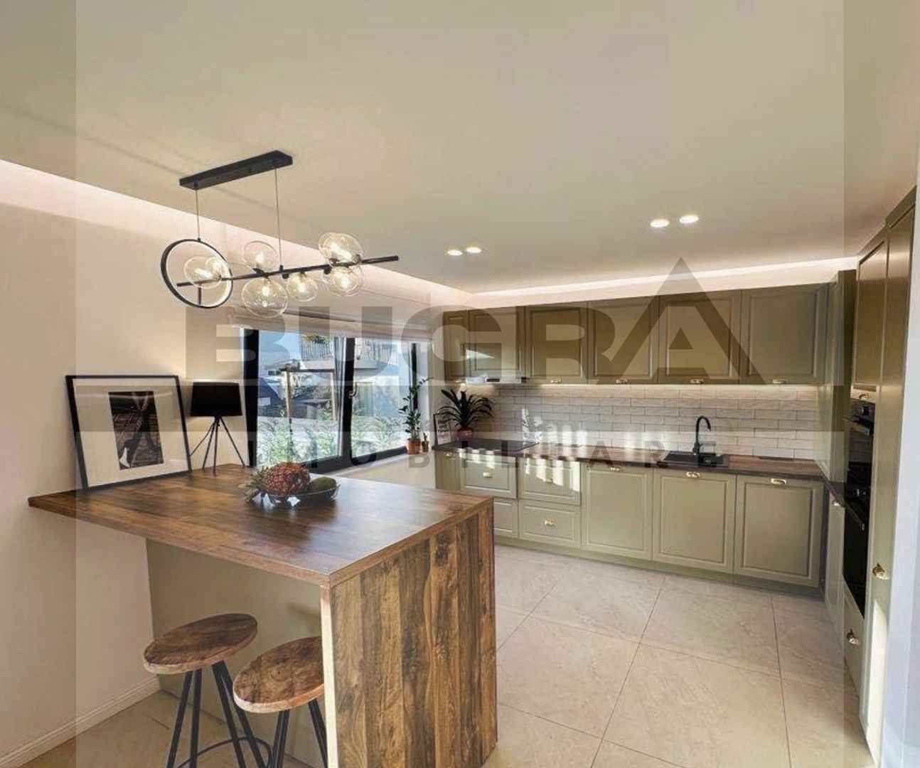 Casă individuala cu piscină si priveliste panoramica, zona Dezmir - Poză 11