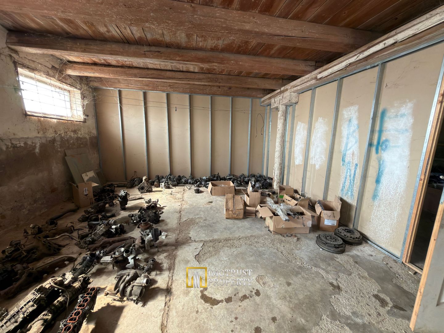 Hala + teren de închiriat pentru service auto / dezmembrări / depozit - Poză 11