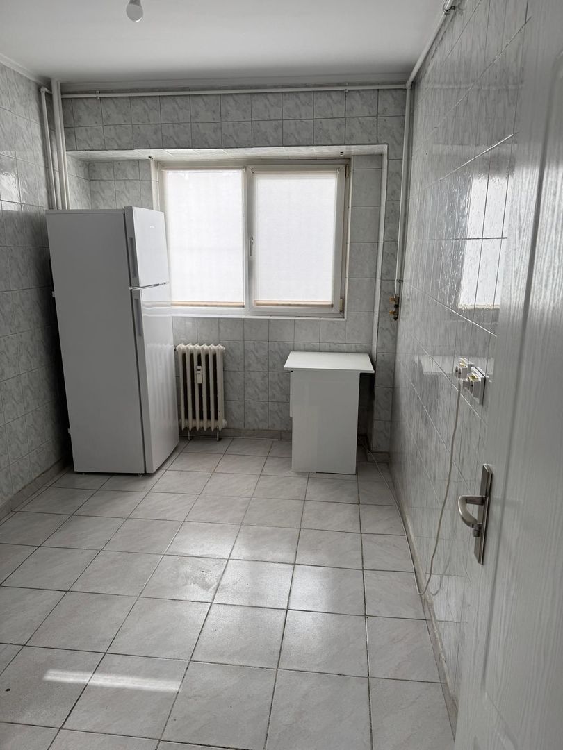 De închiriat: apartament 3 camere - nemobilat - ideal birou - Gorjului - Poză 4