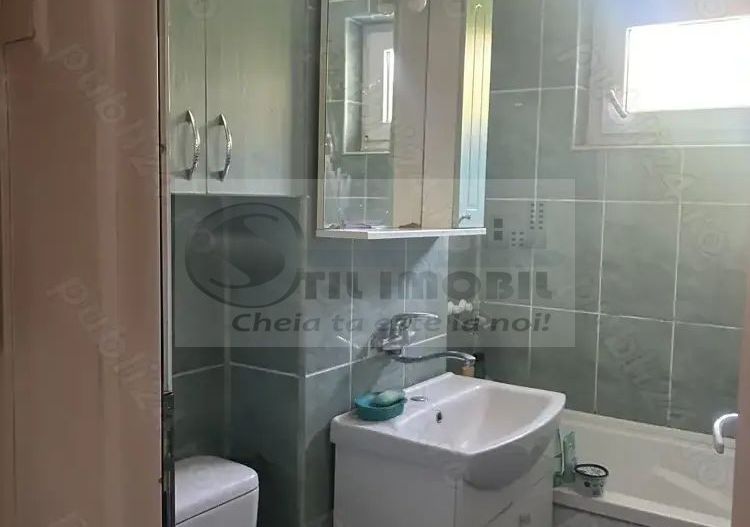 Ap cu 3 camere în Păcurari,izolat+geam la baie 108.000 euro negociabil - Poză 4