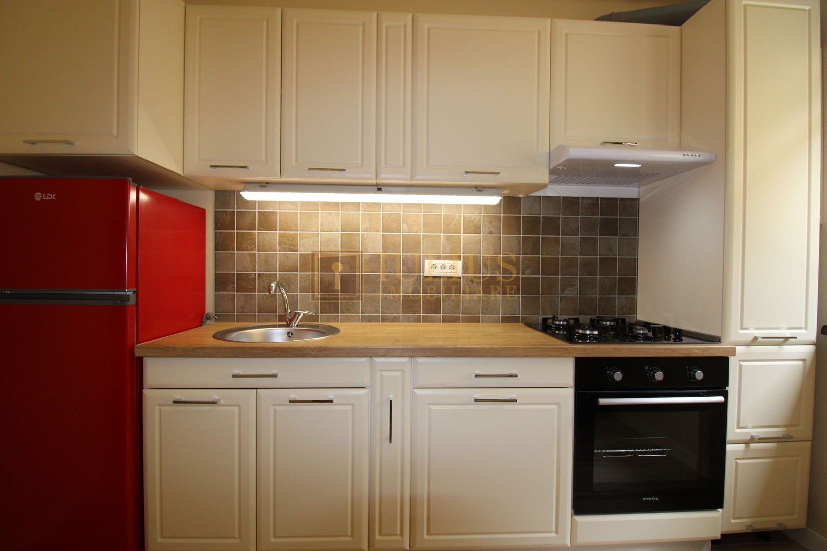 2 locuri de parcare-la intrare in Dumbravita - Poză 4