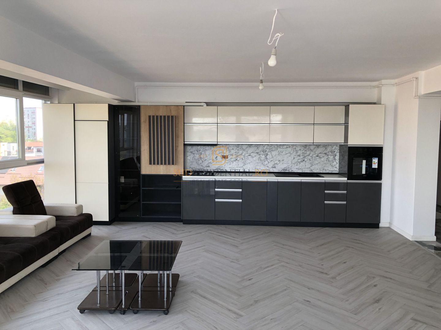 Apartament 3 camere, terasa 60 mp, 2 bai, parcare subterana inclusa - Poză 1