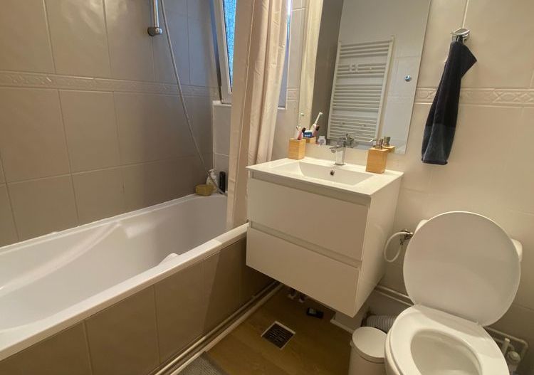 APARTAMENT COCHET METROU ZONA EROII REVOLUTIEI - Poză 5