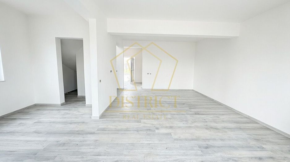 Duplex despartit prin camera tehnica, 5 camere, asfalt | Giarmata Vii - Poză 10