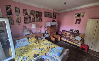 Apartament cu potențial situat pe strada Amzei. - Poză 4