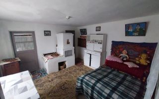 Casa modesta cu teren generos, zona Magura, - Poză 6