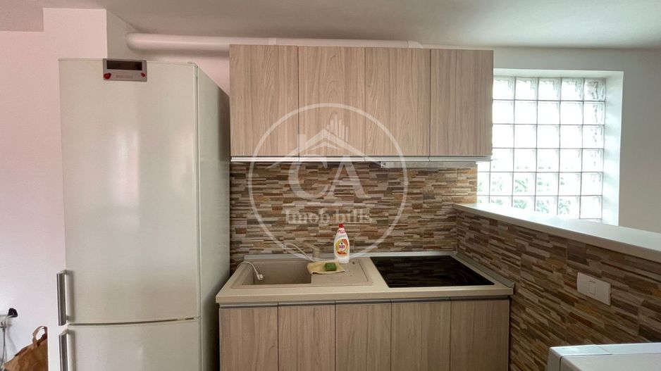 Casa de vânzare cu 8 camere de tip P+E+M in zona Rogerius, Oradea - Poză 15