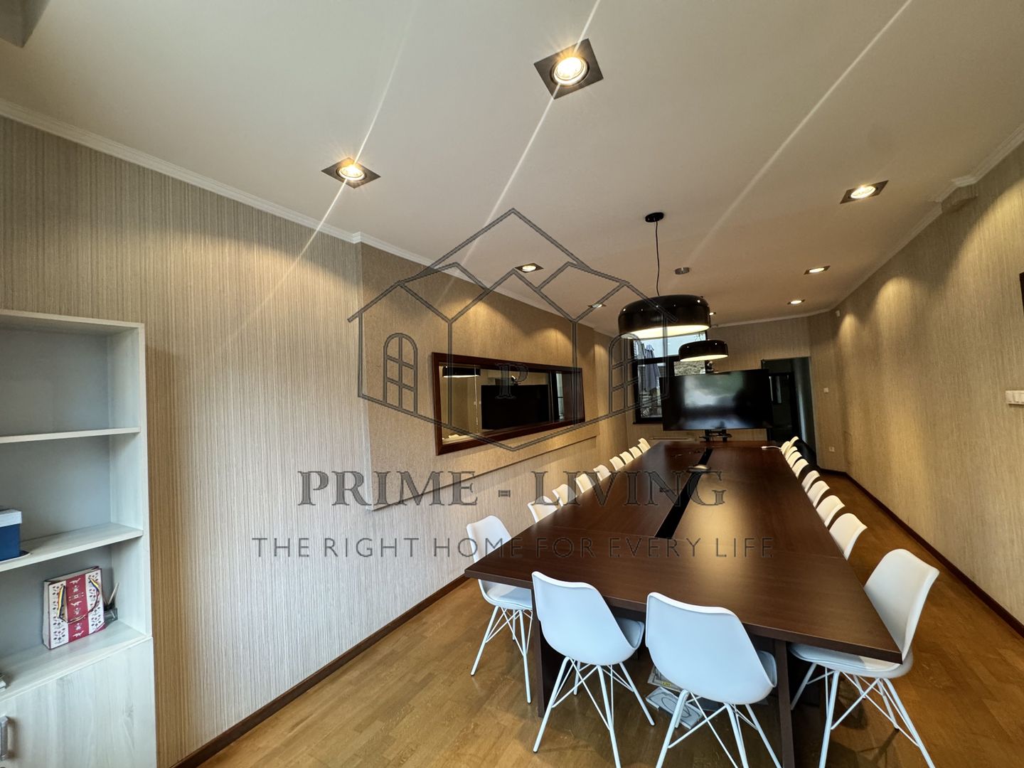 VILA DEOSEBITĂ LA VÂNZARE ÎN ZONA CENTRALĂ APROAPE DE CALEA PLEVNEI - Poză 1