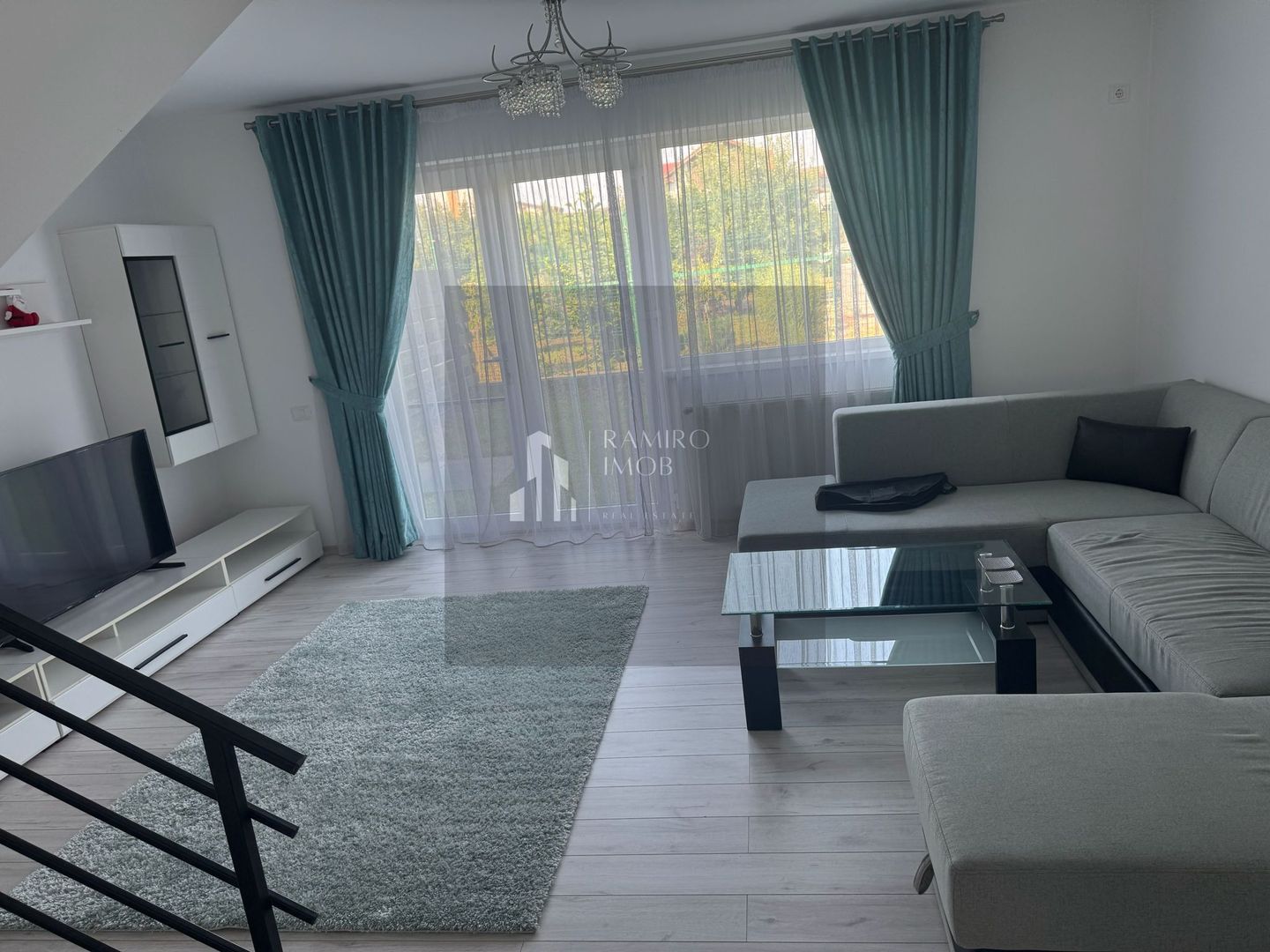 Vila de vanzare P+1+M 132MP / Brgadiru/ 145000 negociabil - Poză 1