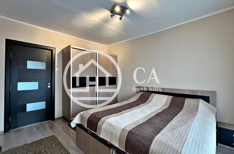 Apartament de vânzare cu 3 camere în zona Rogerius, Oradea - Poză 8