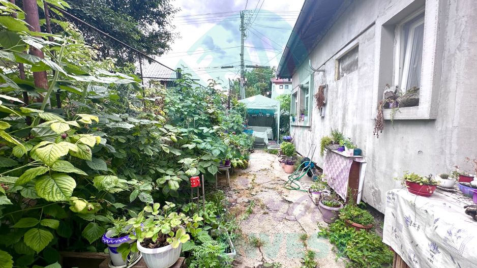 Teren de 250 mp cu casa -  la o distanta de 7 minute de statia de metrou - Poză 5