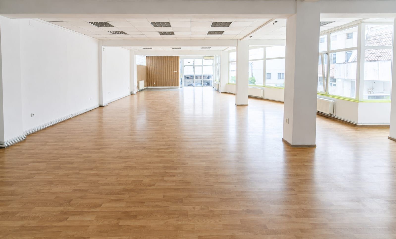 Inchiriere spatiu comercial-sala diverse Centru Pitesti - Poză 5